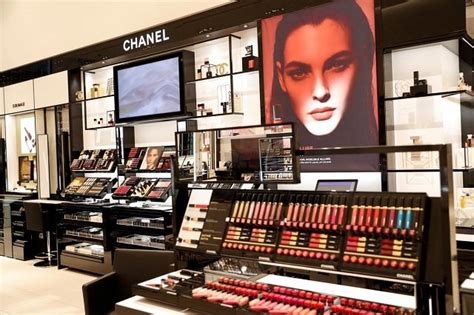 Exclusive: Chanel, Revlon, L'Oreal pivoting away from talc in 